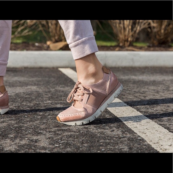 OTBT Star Dust Fashion Comfort Sneaker Blush - Picture 2 of 5